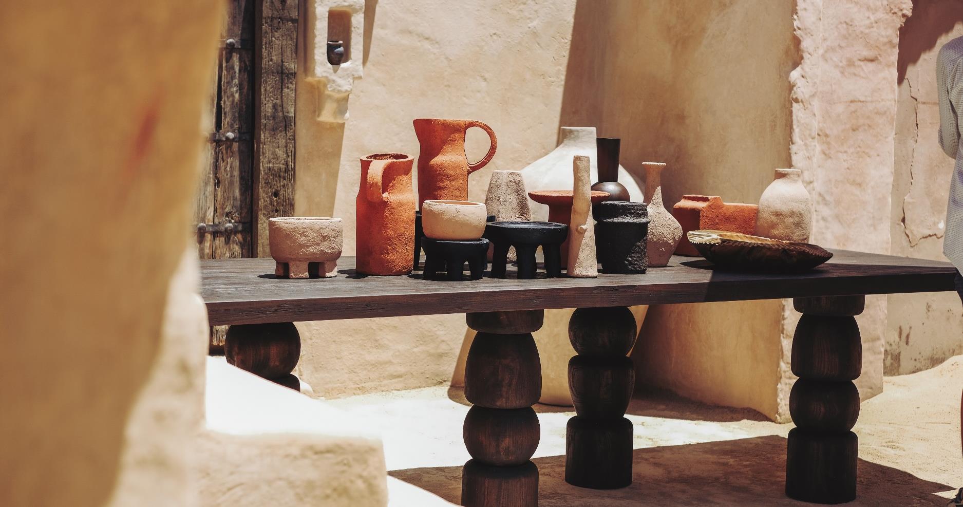 Entasi Dining Tables