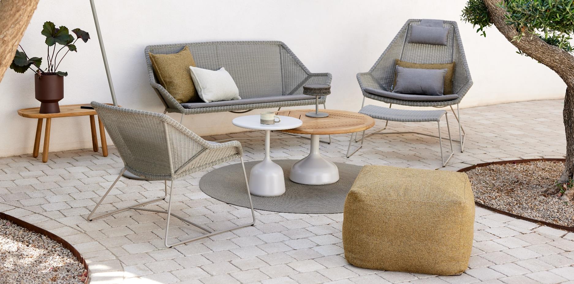 Divine Footstool Rise