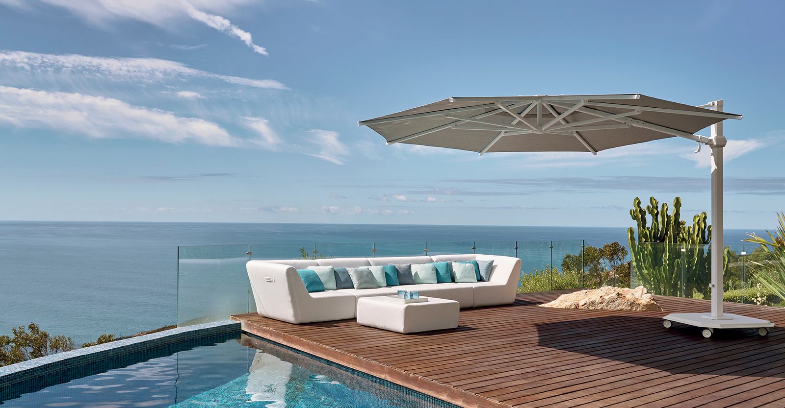 JCP 401 - 40 Cantilever Umbrella | 13ft Octagon